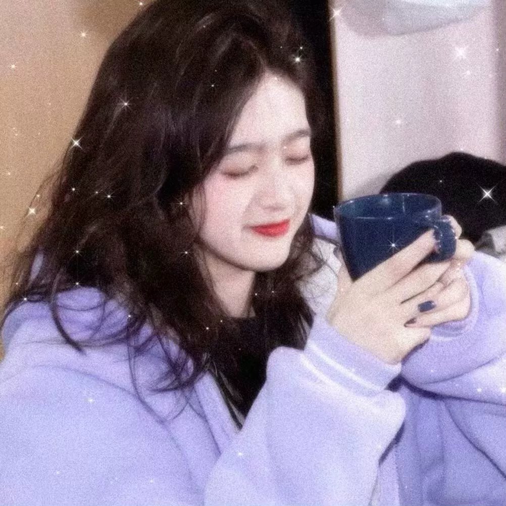 穿进末世后，我与仇人同居了